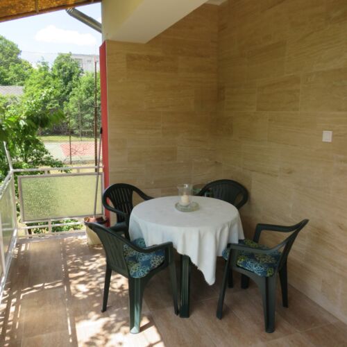 Apartament cu aer condiționat cu terasă pentru 5 pers. (se inchirieaza doar integral)