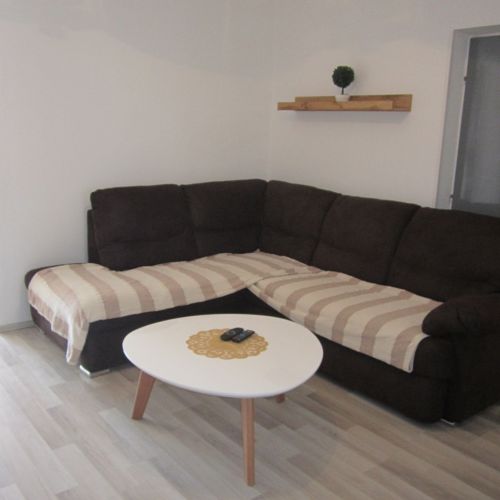 Na katu Mali balkon apartman za 8 osoba(e) sa 3 spavaće(om) sobe(om)