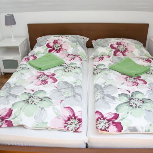 View to the Lake Upstairs 4-Room Apartment for 8 Persons (extra bed available)