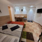 1-Zimmer-Apartment für 3 Personen mit Eigener Küche und Aussicht auf den Garten