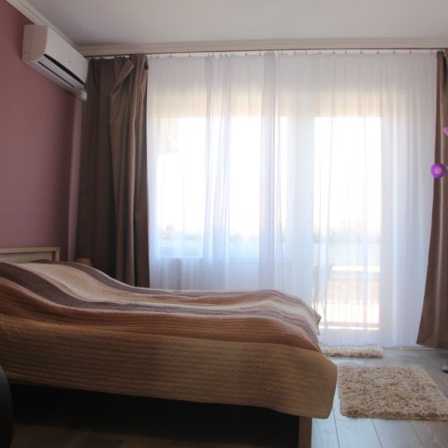 Apartament superior cu balcon cu 1 camera pentru 4 pers.