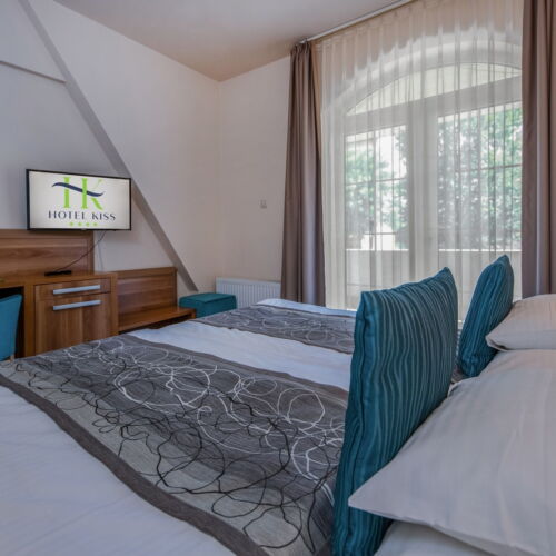 Camera twin standard cu cadă