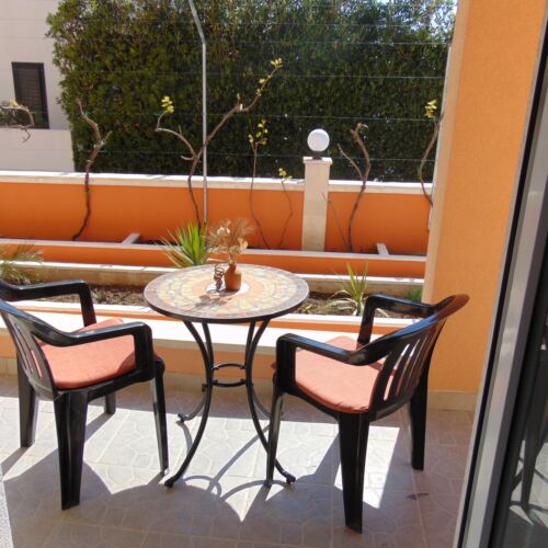 Apartament 3-osobowy z klimatyzacją z balkonem z 1 pomieszczeniem sypialnianym A-11228-d