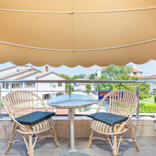 Apartament cu aer condiționat cu balcon cu 1 camera pentru 4 pers. A-13742-b