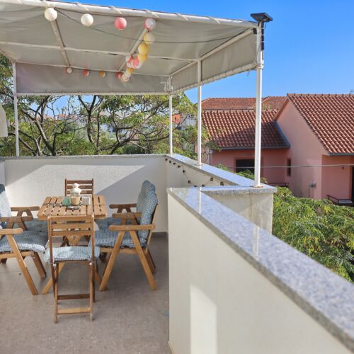 Apartament 4-osobowy z klimatyzacją z tarasem z 1 pomieszczeniem sypialnianym A-13825-a