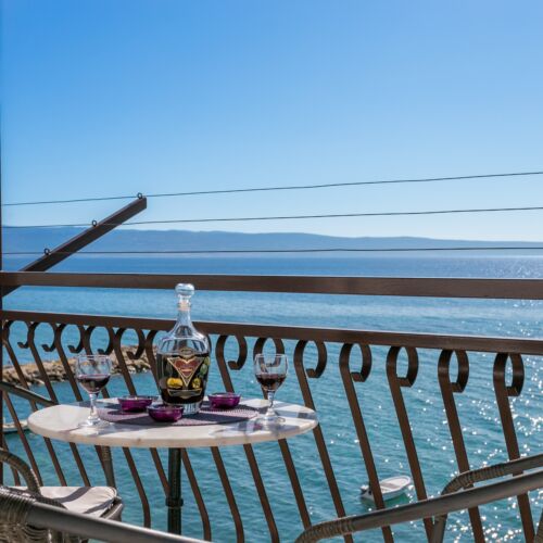 Apartament 4-osobowy z klimatyzacją z widokiem na morze z 1 pomieszczeniem sypialnianym A-13725-a