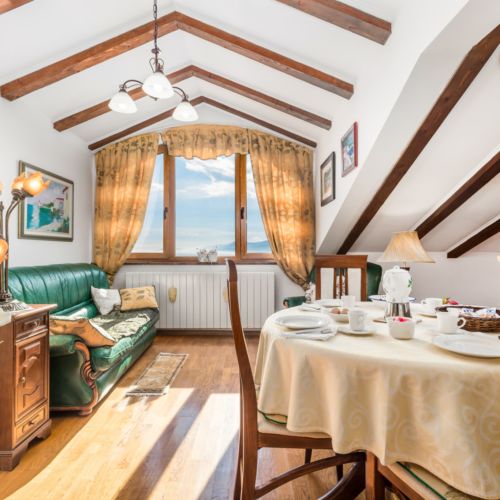 Familie Appartement mit Aussicht auf das Meer