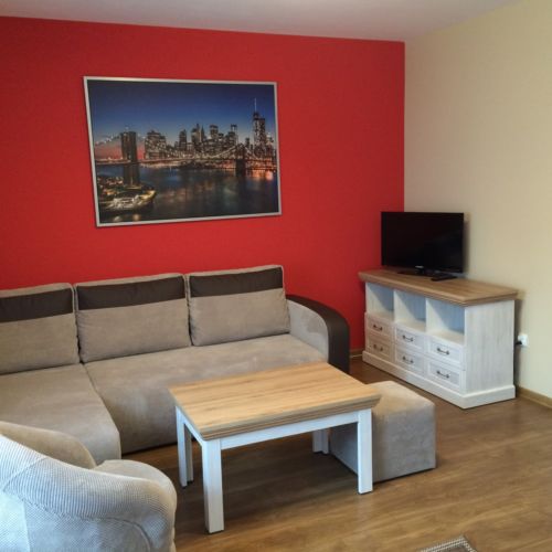 Apartament la parter cu terasă cu 2 camere pentru 5 pers.