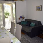 2-Zimmer-Apartment für 4 Personen Parterre mit Aussicht auf den Garten