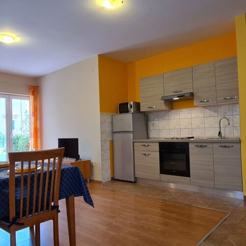 2-Zimmer-Apartment für 4 Personen mit Klimaanlage und Aussicht auf das Meer