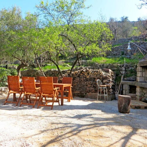 Apartament la etaj cu aer condiționat cu 2 camere pentru 4 pers.