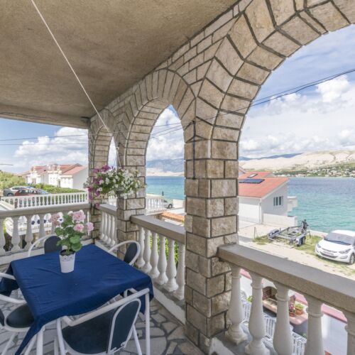 Apartament cu aer condiționat cu vedere spre mare cu 1 camera pentru 4 pers.