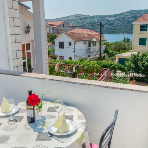 Sea View 2-Room Air Conditioned Apartment for 4 Persons