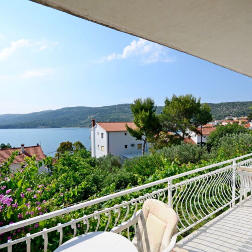 Apartman s klimatizací pro 4 os. se 2 ložnicemi s výhledem na moře