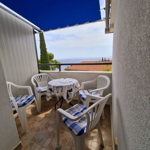 Apartament cu aer condiționat cu vedere spre mare cu 2 camere pentru 4 pers.