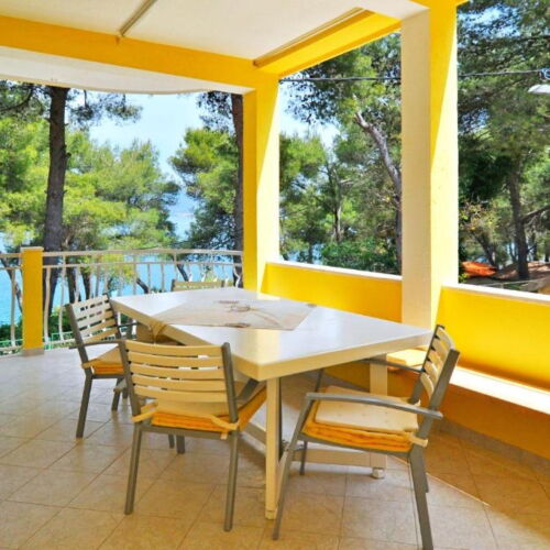 Apartament cu aer condiționat cu vedere spre mare cu 3 camere pentru 6 pers.