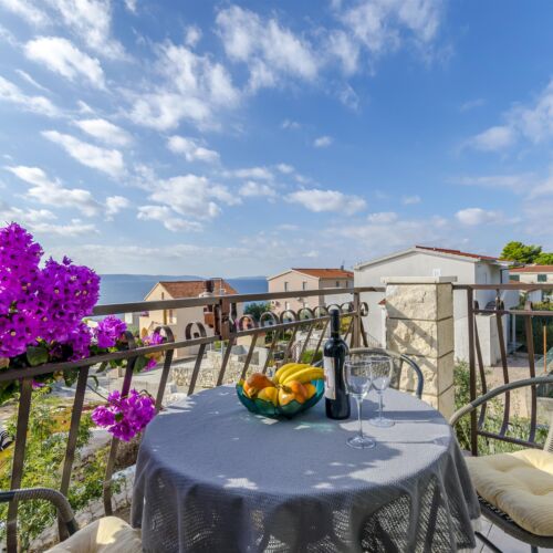 Apartament cu aer condiționat cu vedere spre mare cu 2 camere pentru 4 pers.