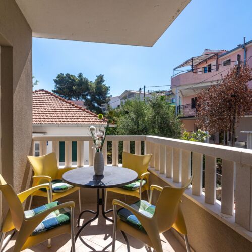 Apartament la etaj cu aer condiționat cu 2 camere pentru 4 pers.