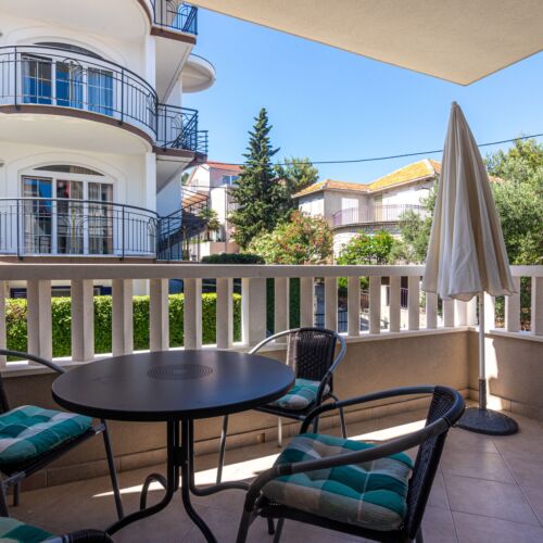 Apartament la etaj cu aer condiționat cu 2 camere pentru 4 pers.