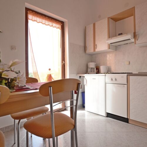 Apartament la etaj cu aer condiționat cu 1 camera pentru 3 pers.