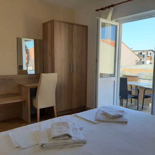 Apartament 4-osobowy z klimatyzacją na piętrze z 2 pomieszczeniami sypialnianymi