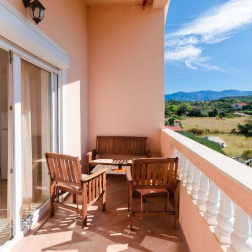 Apartament cu aer condiționat cu vedere spre mare cu 2 camere pentru 4 pers.