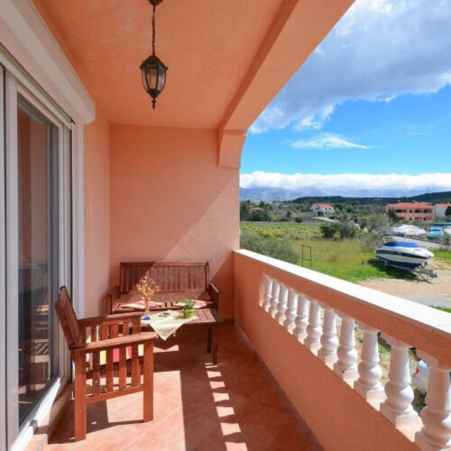 Apartament cu aer condiționat cu vedere spre mare cu 2 camere pentru 4 pers.