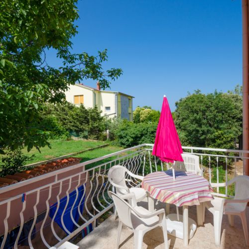 Apartament la etaj cu aer condiționat cu 2 camere pentru 4 pers.