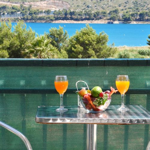 Apartament cu aer condiționat cu vedere spre mare cu 1 camera pentru 2 pers.