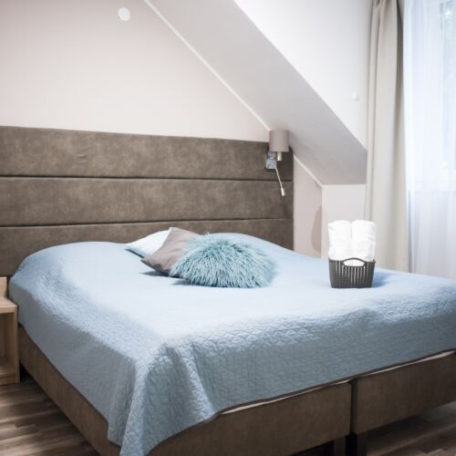 Rezydencja pokój 4-osobowy na poddaszu Deluxe z 2 pomieszczeniami sypialnianymi