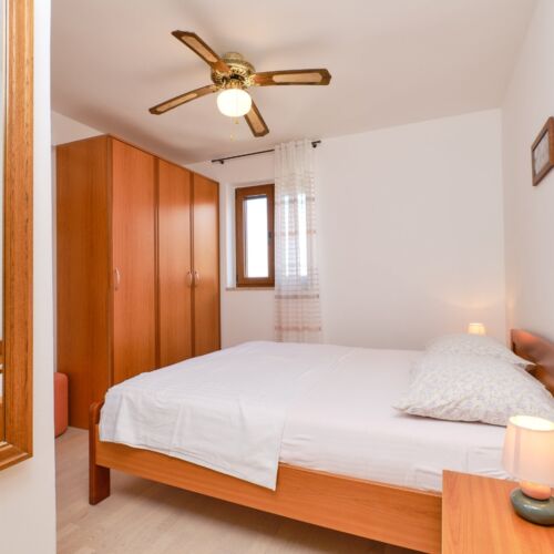 Apartament 4-osobowy z klimatyzacją z widokiem na morze z 2 pomieszczeniami sypialnianymi A-376-a