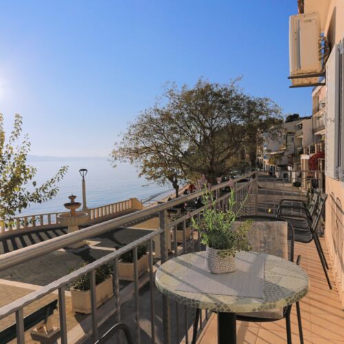 Apartament cu aer condiționat cu vedere spre mare cu 2 camere pentru 6 pers. A-2657-a