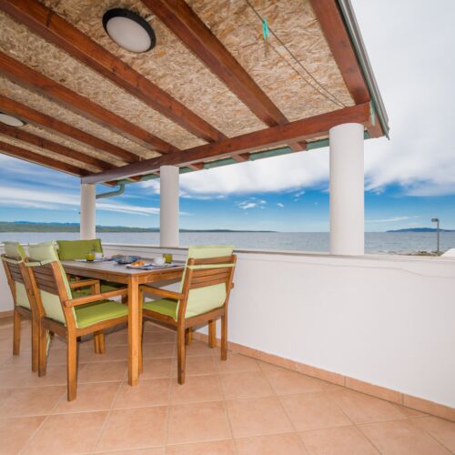 Apartament 4-osobowy z klimatyzacją z widokiem na morze z 2 pomieszczeniami sypialnianymi A-7963-c