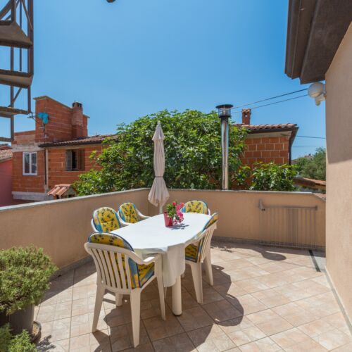 Apartament cu aer condiționat cu terasă cu 2 camere pentru 5 pers. A-6948-a