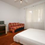 Apartament 4-osobowy z klimatyzacją z tarasem z 2 pomieszczeniami sypialnianymi A-2615-e
