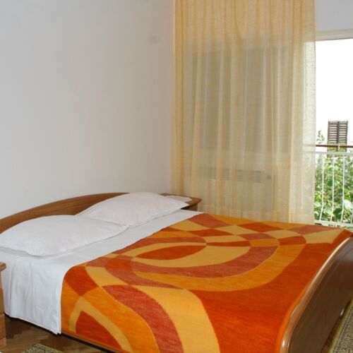 Pokój 3-osobowy z klimatyzacją z balkonem S-2662-c