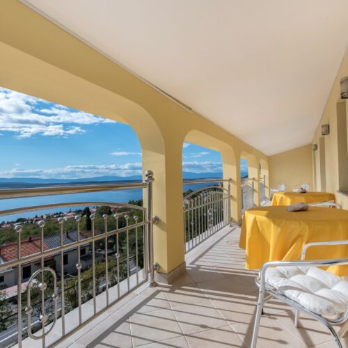 Apartament 7-osobowy z klimatyzacją z widokiem na morze z 3 pomieszczeniami sypialnianymi A-5592-b