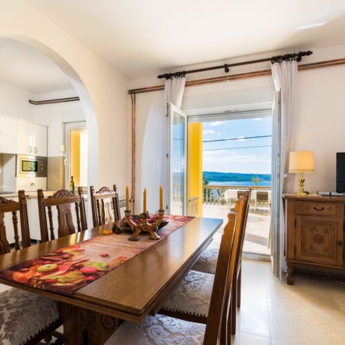 Apartament 7-osobowy z klimatyzacją z widokiem na morze z 2 pomieszczeniami sypialnianymi A-5592-c