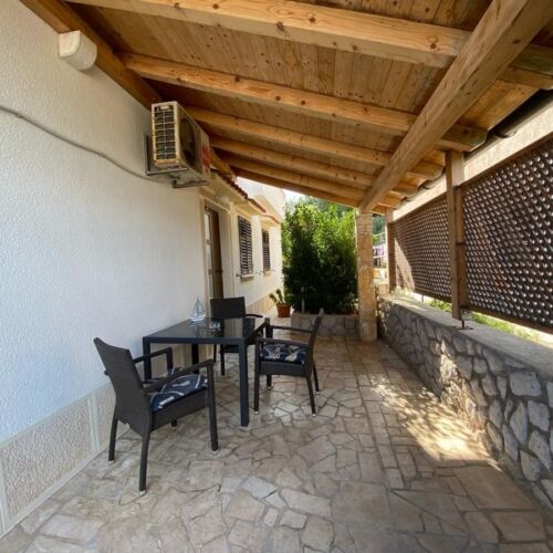 Apartament 3-osobowy z klimatyzacją z tarasem z 1 pomieszczeniem sypialnianym A-7978-c