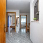 Apartament 5-osobowy z klimatyzacją z tarasem z 2 pomieszczeniami sypialnianymi A-5133-a