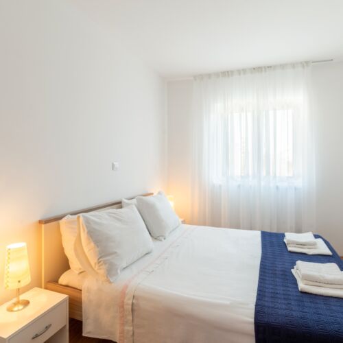 Apartman s klimatizací pro 6 os. se 3 ložnicemi s výhledem na moře A-14070-d