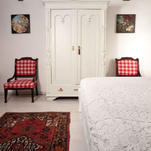 Casa rustica la parter pentru 4 pers. (se inchirieaza doar integral)