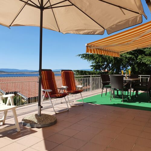 Sea View 1-Room Air Conditioned Apartment for 5 Persons A-2397-c