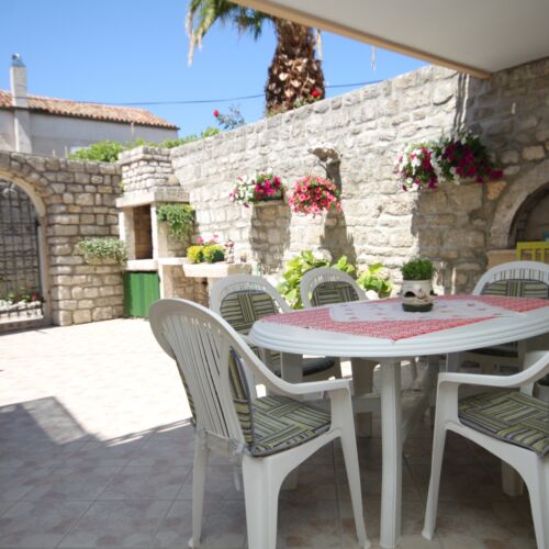 Apartament 5-osobowy z klimatyzacją z tarasem z 1 pomieszczeniem sypialnianym A-8088-a