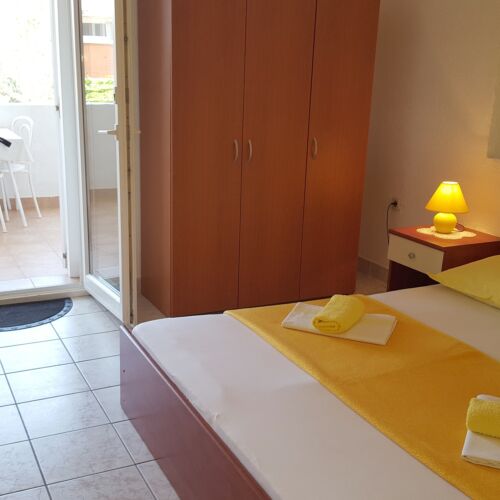 Apartament 3-osobowy z klimatyzacją z tarasem z 1 pomieszczeniem sypialnianym AS-11332-c