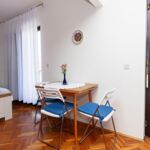 Apartament 3-osobowy z klimatyzacją z tarasem z 1 pomieszczeniem sypialnianym AS-798-d