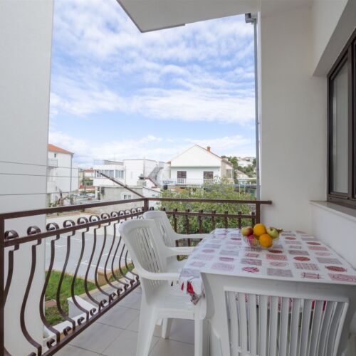 Apartament la etaj cu aer condiționat cu 2 camere pentru 4 pers.