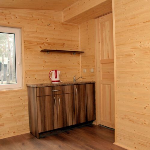 Domek drewniany 2-osobowy z łazienką z widokiem na las (możliwa dostawka)