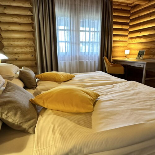 Camera twin (se poate solicita pat suplimentar)