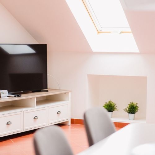 Apartament penthouse romantică cu 2 camere pentru 4 pers.